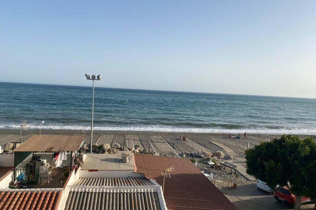 Maravilloso Apartamento En Primera Linea De Playa Con Vistas Al Mar En Caleta De Velez 2 D Dış mekan fotoğraf