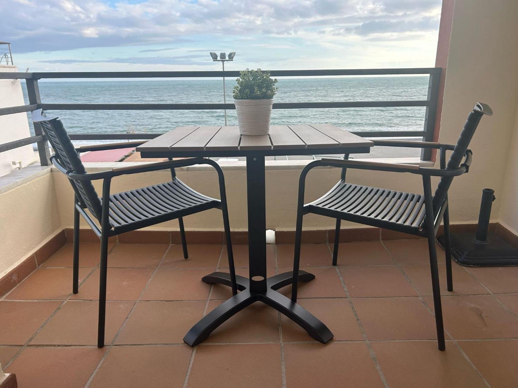 Maravilloso Apartamento En Primera Linea De Playa Con Vistas Al Mar En Caleta De Velez 2 D Dış mekan fotoğraf