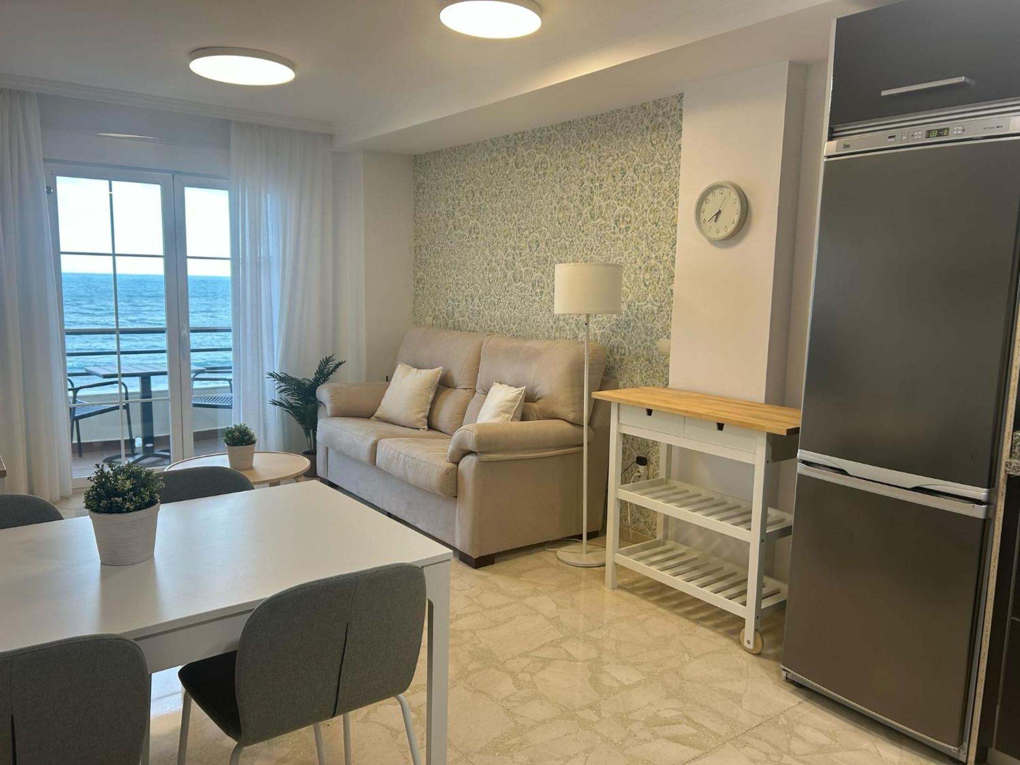 Maravilloso Apartamento En Primera Linea De Playa Con Vistas Al Mar En Caleta De Velez 2 D Dış mekan fotoğraf